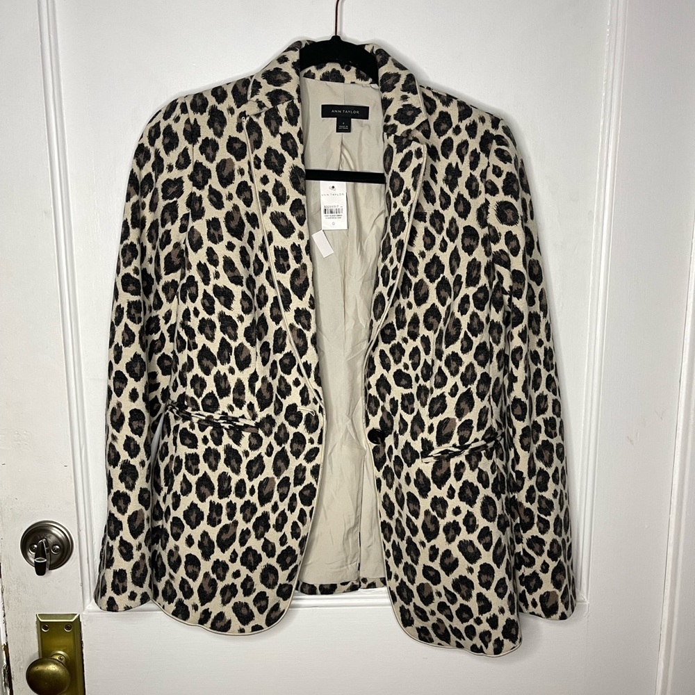 Leopard print blazer